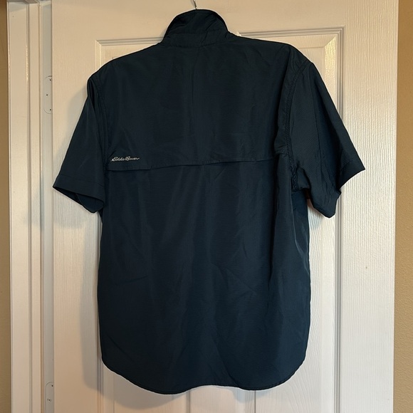 Eddie Bauer men’s blue short sleeve button down shirt size medium - Picture 6 of 9